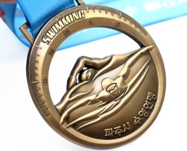 Swimming medal custom
