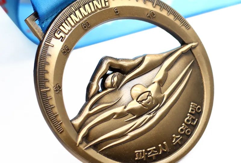 Swimming medal custom